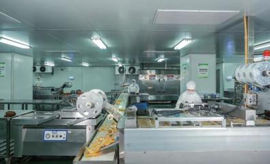 牛家人大碗牛肉面 單店日入破兩萬(wàn)的秘訣與“衣服”背后的經(jīng)營(yíng)哲學(xué)